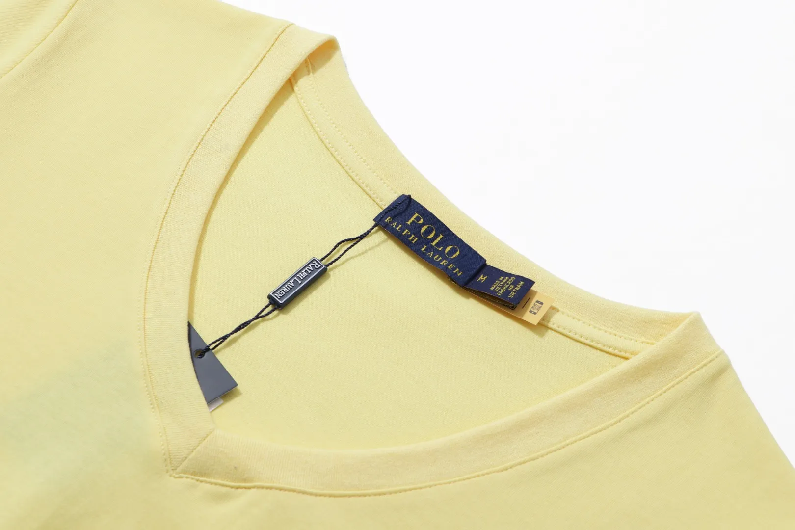 ：L 6601# Sizes：XS S M L Ralph Lauren/ Classic T ， V T ， 。 ： V T Classic 、Quality 、 、 。 T 。 FAB：100% ， ， ， ， ，100% ， Breathable， ， ， ， ， ，Breathable ， ． ， ～ ： ， Beige ， ，